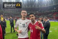 Ivar Jenner bertukar jersey dengan gelandang Irak, Zidane Iqbal. (foto: instagram @zidaneiqbal)