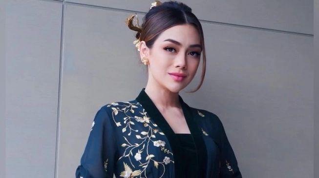 Kontroversi Celine Evangelista (sumber: suara.com)