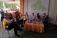 Kepala BPBD Barito Utara Simamora Turahman saat melaporkan kondisi banjir, Minggu (21/01/2024).Foto.Delia/1tulah.com