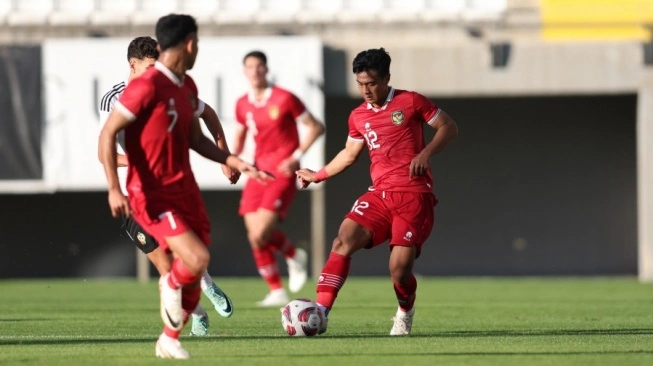 Pemain Timnas Indonesia Pratama Arhan saat tampil dalam laga uji coba melawan Libya  (sumber: suara.com)