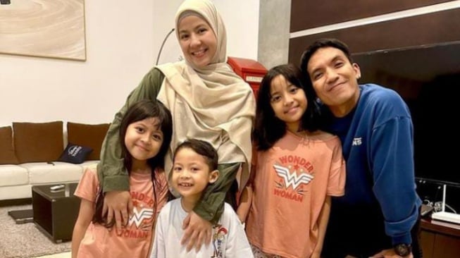 Desta dan keluarga (sumber; suara.com)