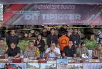 Dittipidter Bareskrim Polri membongkar kasus ilegal logging di Desa Tumbang Baloi, Murung Raya, Kalimantan Tengah. Sumber foto : pmjnews.com