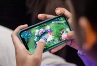 Ilustrasi bermain game mobile legends (sumber: suara.com)
