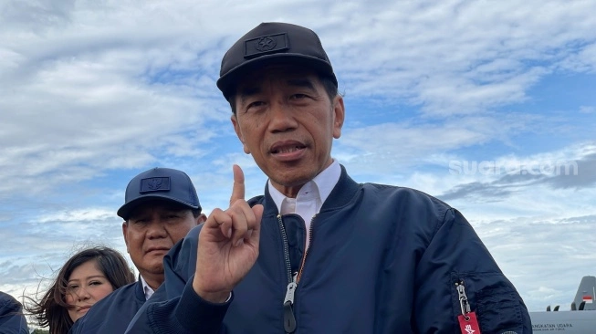 Presiden Jokowi dan Prabowo di Lanud Halim Perdanakusuma, Rabu (24/1/2024) (sumber; suara.com)