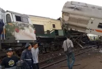 Breaking News! Kecelakaan Maut, Kereta Bandung Raya Tabrakan dengan KA Turangga (sumber: suara.com)