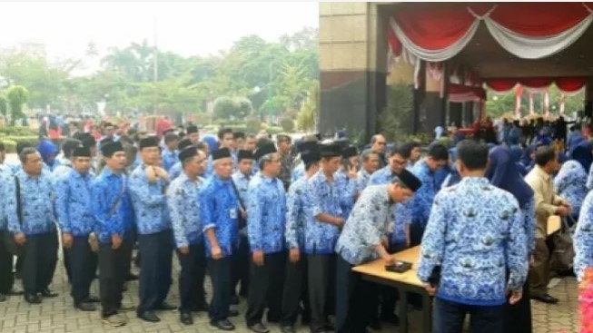 Ilustrasi ASN - Perbedaan Gaji PNS dan PPPK (Shutterstock)