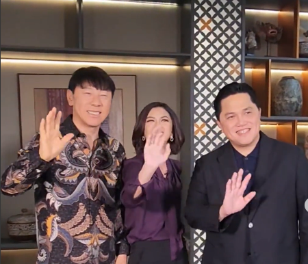 Shin Tae-yong dan Erick Thohir usai lakukan sesi wawancara (sumber: instagram @shintaeyong7777)
