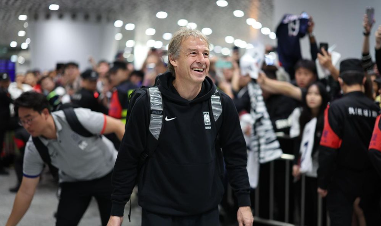 Jurgen Klinsmann dipecat. (foto: instagram @j_klinsmann)
