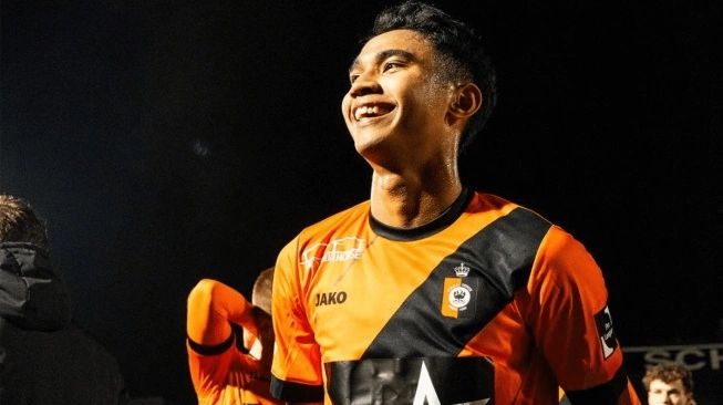 Marselino Ferdinan saat membela KMSK Deinze (sumber: suara.com)