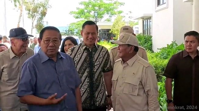 AHY bersama SBY dan Prabowo Pacitan, Sabtu (17/2/2024) (sumber: suara.com)