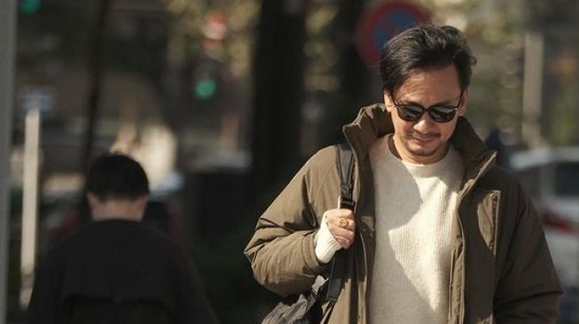 Gaya Kece Vincent Rompies di Jepang  (sumber: suara.com)