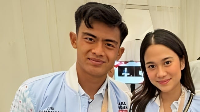 Pratama Arhan dan Azizah Salsha Nonton Debat Capres (sumber; suara.com)