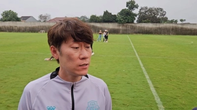 Pelatih Suwon FC, Kim Eun-joong (sumber: suara.com)