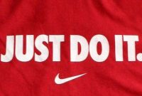 Raksasa sepatu Nike mengumumkan rencana untuk memberhentikan 1.600 karyawannya, atau sekitar 2% dari total tenaga kerjanya. Sumber foto : suara.com