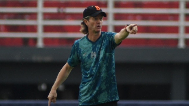Pelatih Borneo FC, Pieter Huistra (sumber: suara.com)