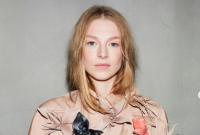 Hunter Schafer ditangkap polisi karena menjadi salah satu bagian dari 50 orang yang melakukan demo pro Palestina. (foto: instagram @hunterschafer)