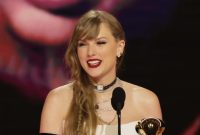 Taylor Swift bawa pulang piala 'Best Pop Vocal Album;. (foto: instagram @recordingacademy)