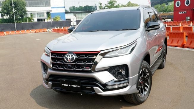 Toyota Fortuner diesel buatan PT TMMIN di Indonesia tersangkat skandal manipulasi data. (sumber: suara.com)