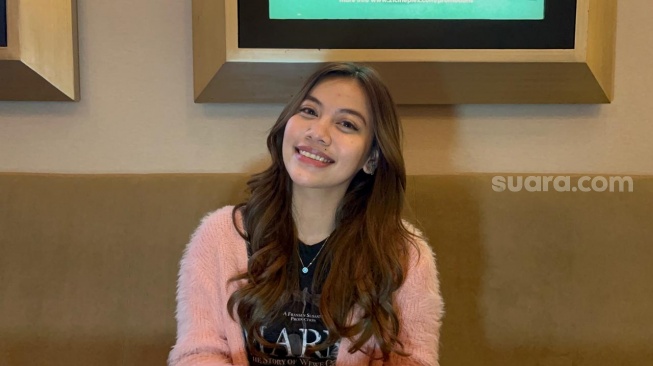 Frislly Herlind di Plaza Indonesia, Jakarta Pusat pada Kamis (28/3/2024) (sumber: suara.com)