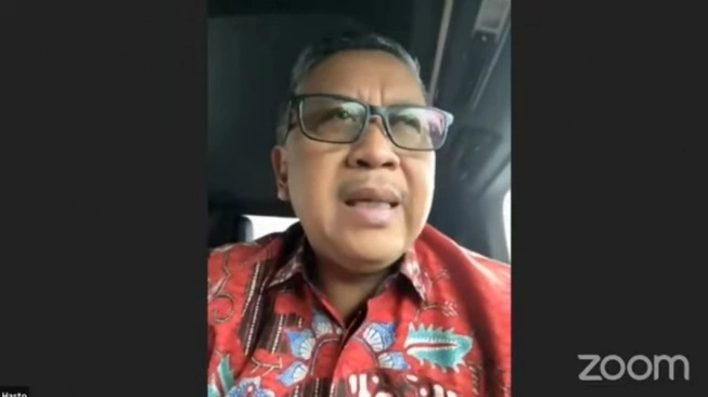 Sekjen PDIP Hasto Kristiyanto dalam diskusi daring bertajuk 'Sing Waras Menggugat di MK, Hak Angket? Keputusan MKMK?