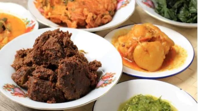 Aneka makanan bersantan (sumber: suara.com)