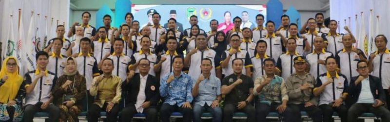 Pelantikan dan Pengukuhan Kepengurusan KONI Kabupaten Barito Utara periode 2023-2027 di Gedung Balai Antang Muara Teweh, Jumat (29/3/2024).Foto:Delia/1tulah.com
