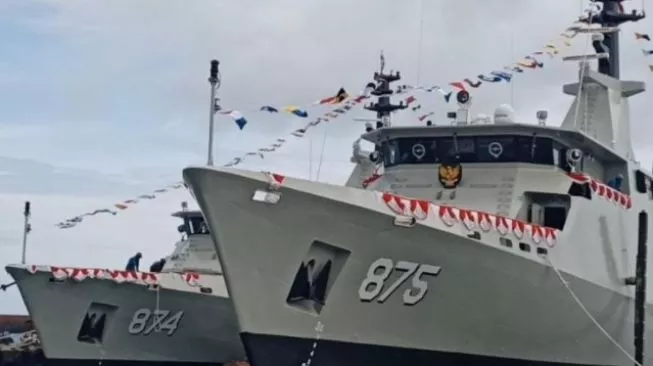 Dua kapal perang TNI AL, KRI Dorang-874 dan KRI Bawal-875, diluncurkan oleh Kepala Staf Angkatan Laut Laksamana TNI Yudo Margono di Galangan PT Caputra Mitra Sejati, Pulau Ampel Serang, Banten, Senin (21/3/2022) (sumber: suara.com)