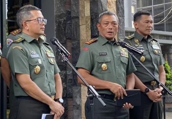 Pangdam XVII/Cenderawasih Mayjen TNI Izak Pangemanan, M.Han dalam konferensi Pers di Mabes TNI, Jakarta, 25 Maret 2024.(Facebook/kodam17cen)