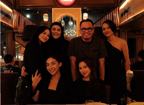 Potret Faisal Haris dan keluarga (sumber: instagram @shafaharis)