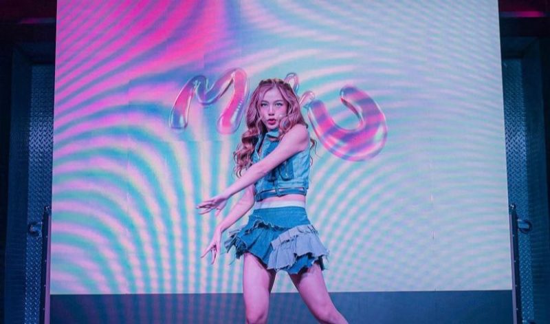 Lirik lagu Gabriella Ekaputri - me & u. (foto: Instagram @gabriellaekaputri)