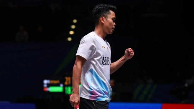 Tunggal putra Indonesia Anthony Sinisuka Ginting saat berlaga di babak 32 besar All England Open 2024 (sumber: suara.com)