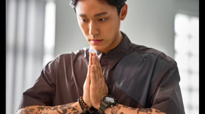 Potret Lee Do Hyun di Exhuma (sumber: suara.com)