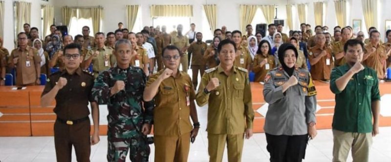 Pemkab Barut menggelar konsultasi publik di Aula Bappeda Litbang Muara Teweh, Selasa (19/3/2024).Foto:Delia/1tulah.com