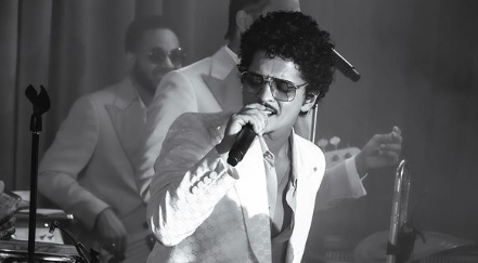 Bruno Mars terlilit hutang hingga 785 miliar dengan kasino di Las Vegas. (foto: instagram @bruno mars)
