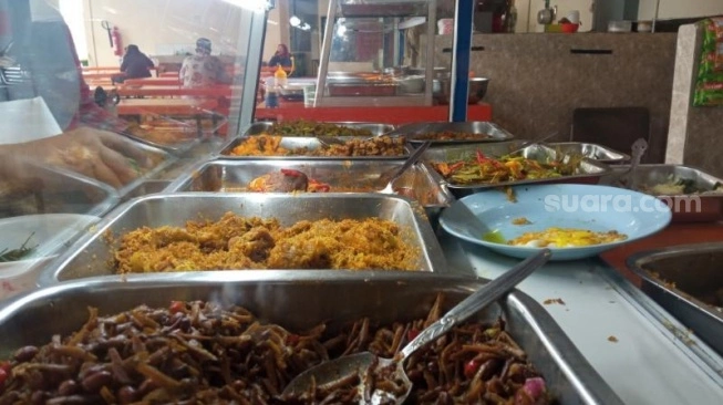 Penampakan menu hidangan warteg (sumber; suara.com)