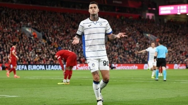 Gianluca Scamacca usai menjebol gawang Liverpool. (sumber: suara.com)