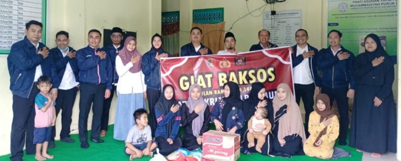 Satreskrim Polres Murung Raya menggelar giat Bakti Sosial (Baksos) bulan suci Ramadan 1445 Hijriah di dua Panti Asuhan Yatim, Senin (1/2/4/2024) sore.