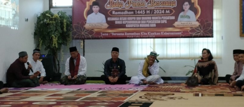 Dukcapil Mura Gelar Buka Puasa Bersama OPD dan DWP