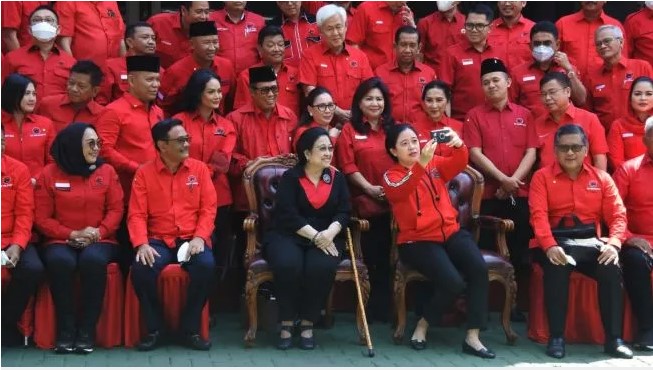 
Sikap PDIP Usai Gugatan Ganjar-Mahfud Kandas di MK
