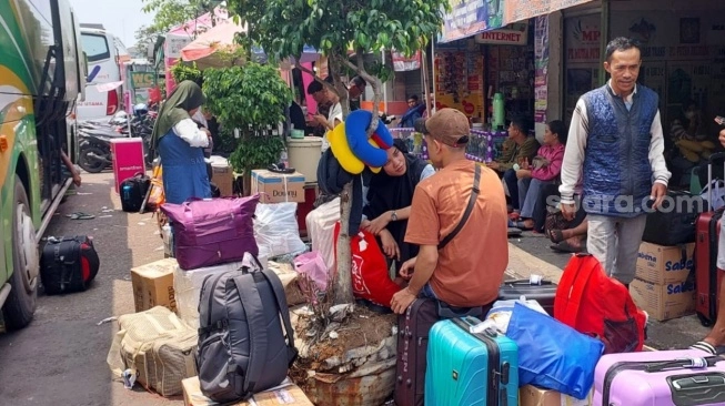 Penumpukan Pemudik di Terminal Bekasi (sumber: suara.com)