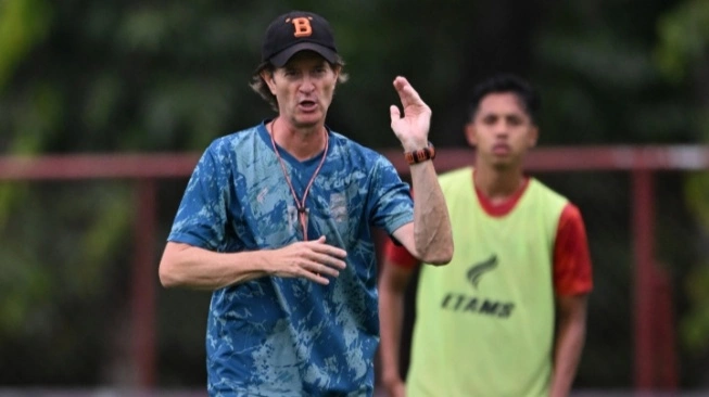 Pelatih Borneo FC Samarinda, Pieter Huistra.  (sumber: suara.com)