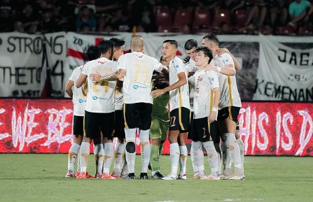 FIFA beri sanksi berat ke 4 klub Indonesia. (foto: instgaram @persija)