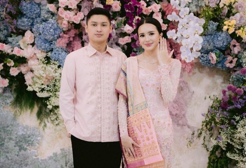 Beby Tsabina lamaran. (foto: instagram @bebytsabina)