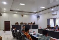 Satgas PKS Barut saat memediasi Abdurahman CS dengan managemen PT MUTU terkasit sengketa lahan di Kantor Pemkab Barito Utara, Selasa (23/04/2024).Foto.Deni/1tulah.com