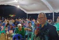 H Gogo Purman Jaya saat bersilaturahmi dengan ratusan warga Dusun Transbangdep, Sabtu (27/04/2024). Foto.Deni/1tulah.com