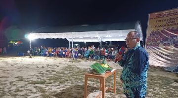 H Gogo Purman jaya saat berdialog dengna warga Desa Bintang Ninggi I, di Dusung Trahean, Sabtu (27/04/2024).Foto.Deni