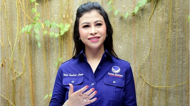 Putri SYL Beli Alphard Hasil Patungan Pejabat Kementan (sumber: suara.com)