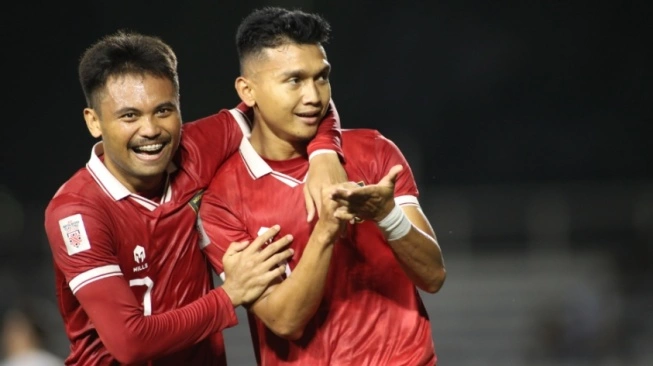 Dua pemain Timnas Indonesia, Saddil Ramdani dan Dendy Sulistyawan (sumber: suara.com)