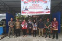 Foto Bersama Anggota Sat Pol PP Kapuas Dan Institusi Lain di Posko Pengaman Pemilu.