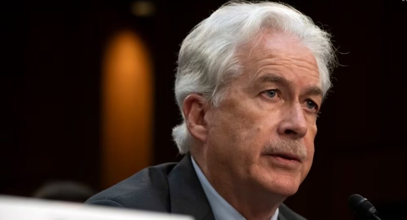 Direktur Badan Intelijen Pusat AS (CIA) William Burns saat menghadiri rapat dengar pendapat dengan Komite Intelijen Senat di Capitol Hill, Washington, Senin, 11 Maret 2024. (Foto: Mark Schiefelbein/AP Photo)